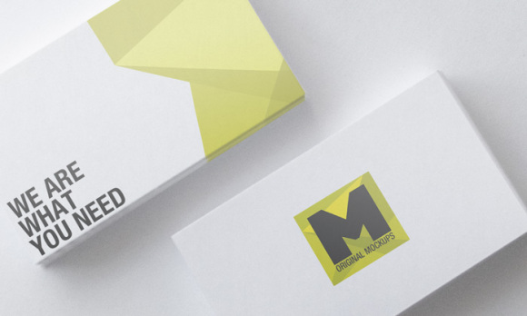 free_business_card_mock_up_11